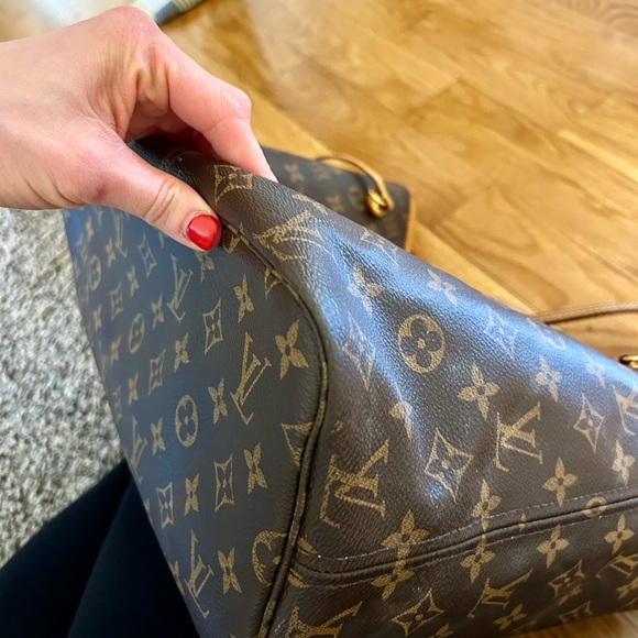 Louis Vuitton Neverfull MM Monogram - Picture 10 of 12